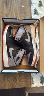 Nike Air Jordan 1 Mid Black Cement Grey Fire Red White (GS)